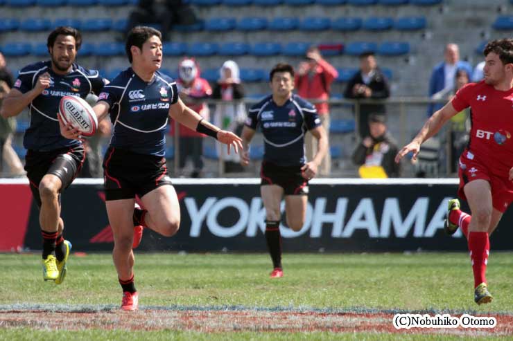 東京セブンズでの藤田。膝のサポーターは消えていた。