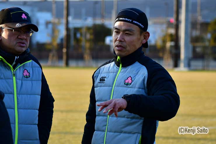 山神孝志・統括（左）、水間良武HC（右）