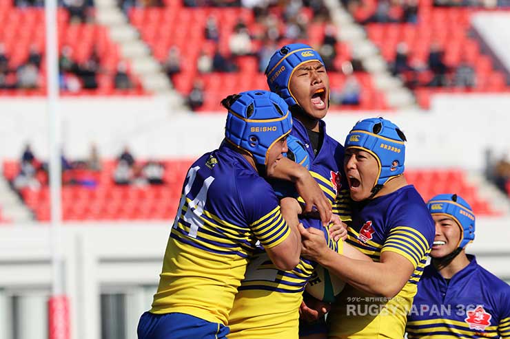 試合開始早々、京都成章CTB藤原洋斗のトライで先制