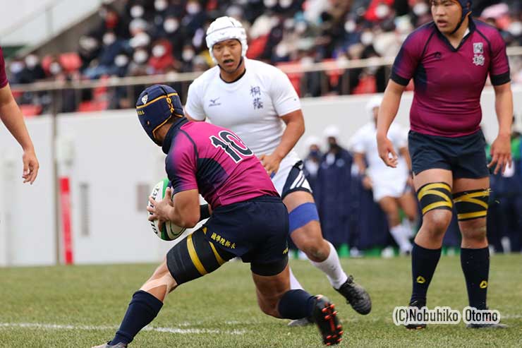 前半18分、国学院栃木SO伊藤龍がキックオフリターン
