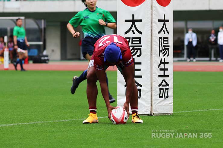 そのまま走りきりゴール中央にトライ