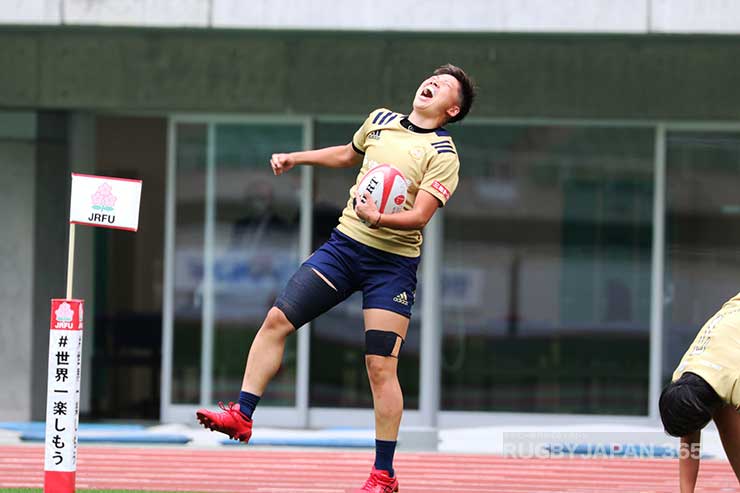 3位決定戦・トライを決めて吠える保井！