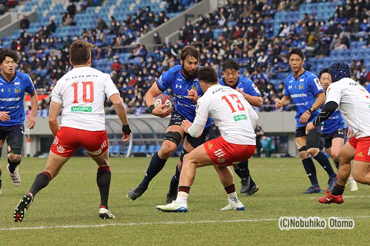 13分、相手ゴール前PKをデヤハーが速攻