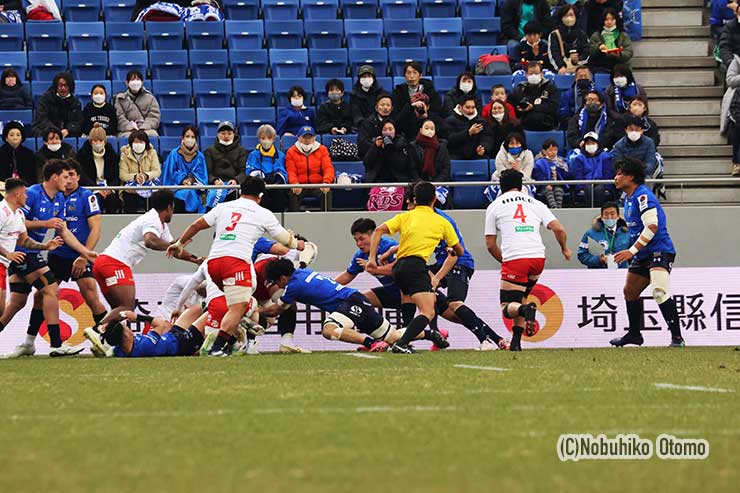 姫野主将が先制トライ