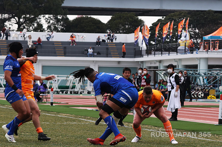 フォーリーが競り勝つ