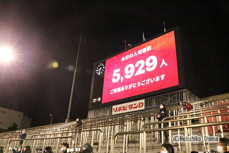 今季初のナイターゲームは5000人を超える観客が訪れた