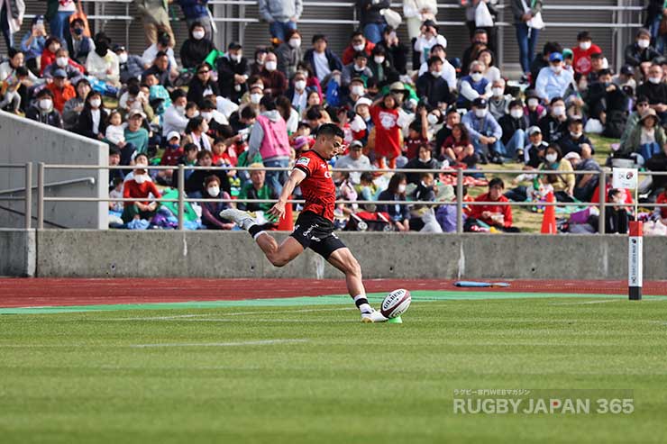 強い向かい風の中田村優のコンバージョンは決まらず5-7