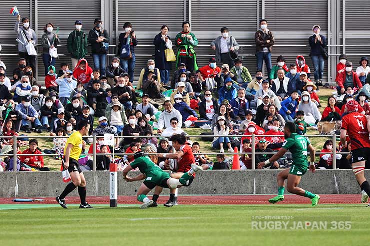 イーグルスは前半12分WTB竹澤正祥がトライ