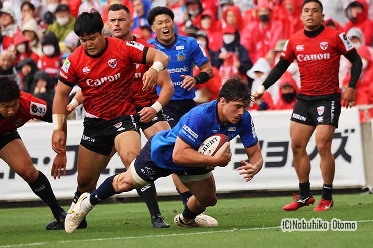 後半17分・ディランライリーのトライでセーフティーリードに。