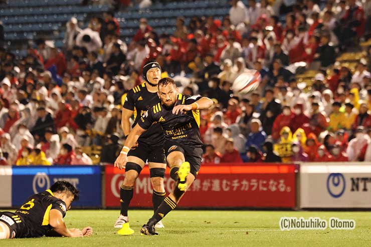 前半20分クルーデンのPGが成功
