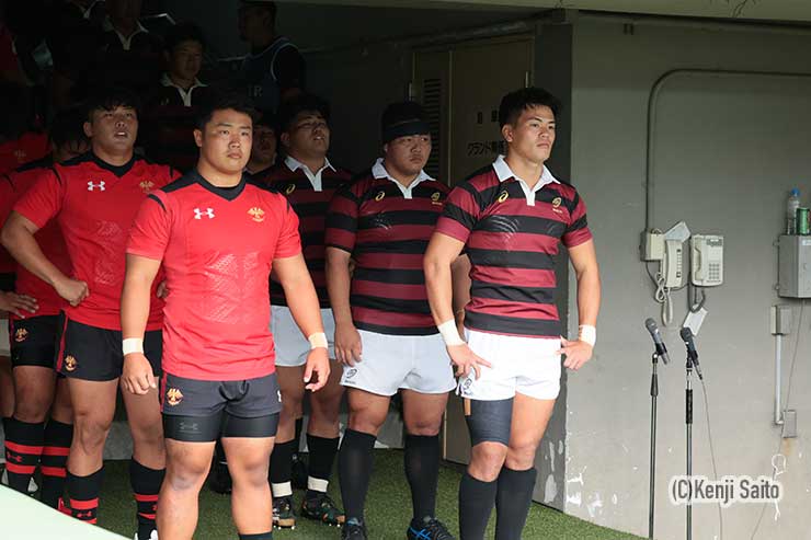 入場を待つ江良楓と伊藤大祐