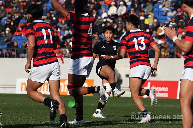 筒口允之のゴールも決まり天理が7－0とする