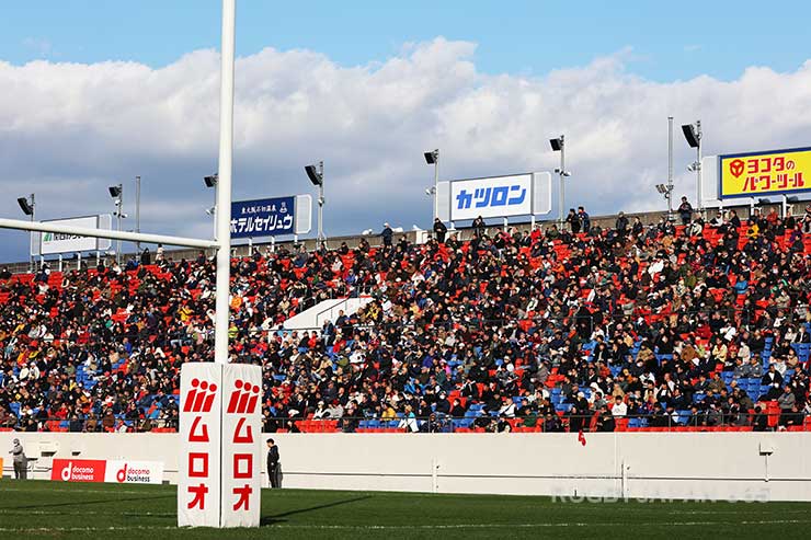 花園第2でもAリーグの2試合が行われおり、多くの観客が訪れた
