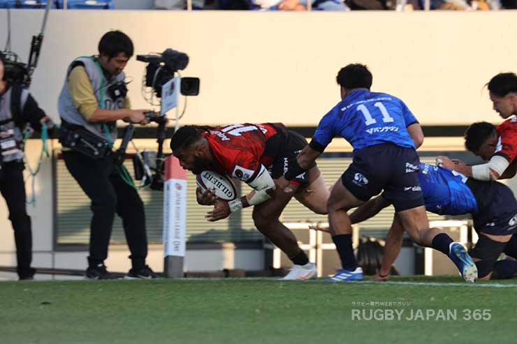 前半40分イノケブルアが右隅にトライを決め22-12