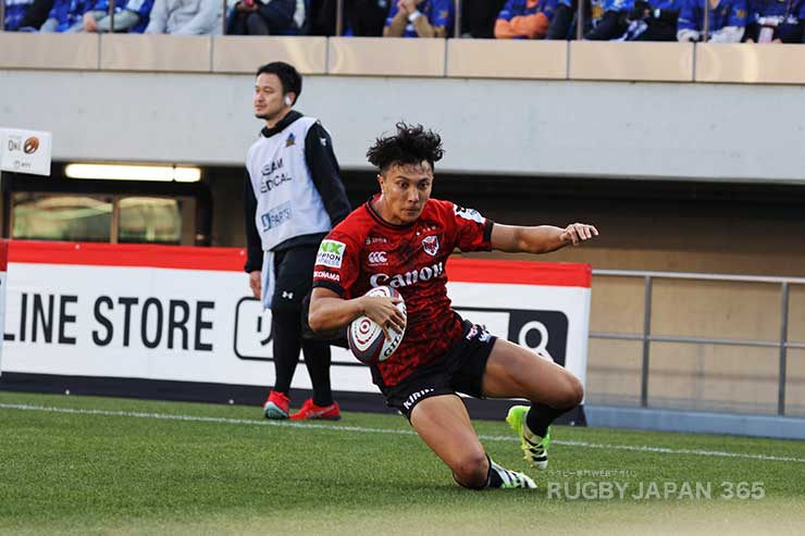 前半28分松井千士のトライで22-5