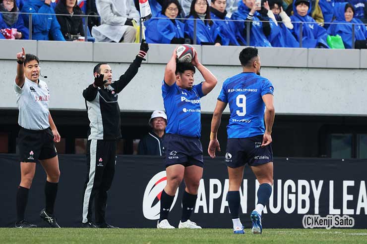 同じく今シーズン初出場のHO島根一磨