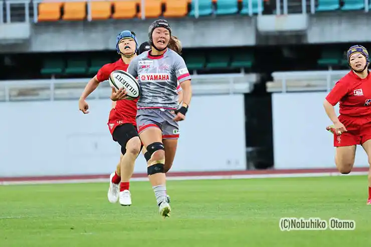 0-0で迎えた終了直前、アザレア⑫西夏穂が自陣ゴール前から90m独走のサヨナラトライ