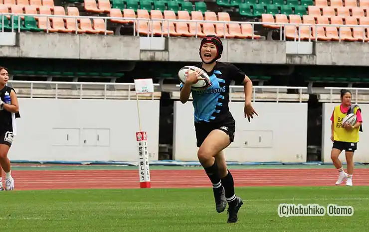 延長2分、ルーヴ④渡邊貴子が自陣ゴール前でボールを拾いほぼ100mを独走
