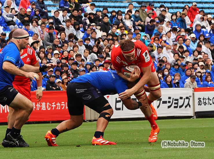 後半、前に出るレタリック