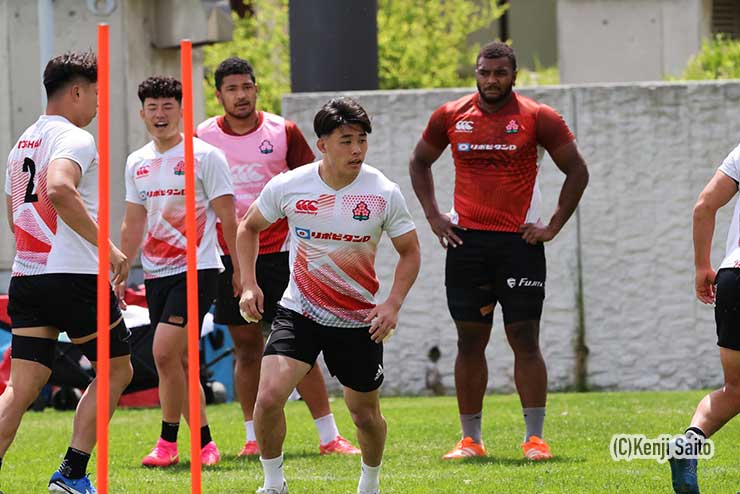 岡野のルーミーは中楠一期(リコーブラックラムズ東京)