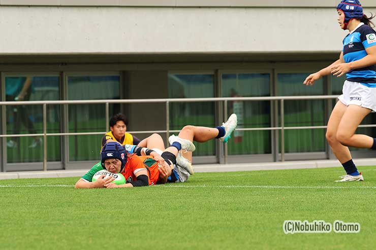 右隅に勝ち越しのトライ!