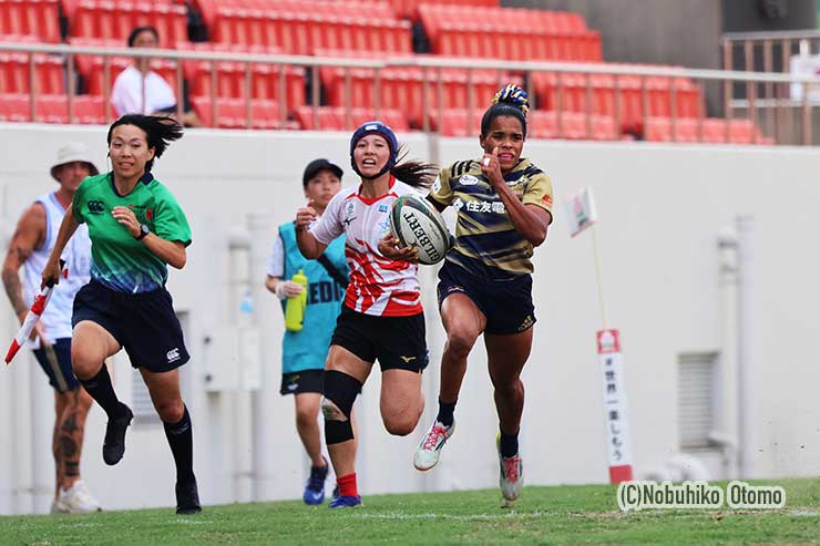 決勝：ナナイロ戦、前半終了間際のトライ