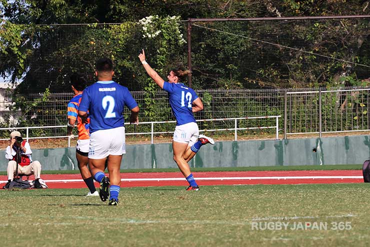 前半18分CTBコンラッド・セブンスターのトライ