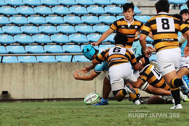 前半11分中森真翔がゴールに迫るもノックフォワード