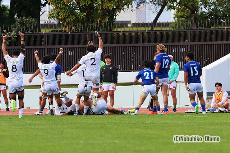 後半44分東洋⑭浅尾がトライ
