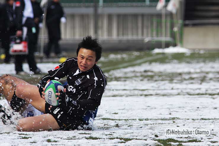 パリ五輪女子セブンズHCの鈴木貴士さんはセコムで主将を務めた（2007年度トップチャレンジワールド戦）