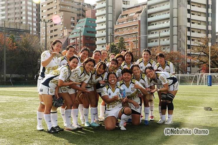 MIP片岡を囲んでGODのメンバー