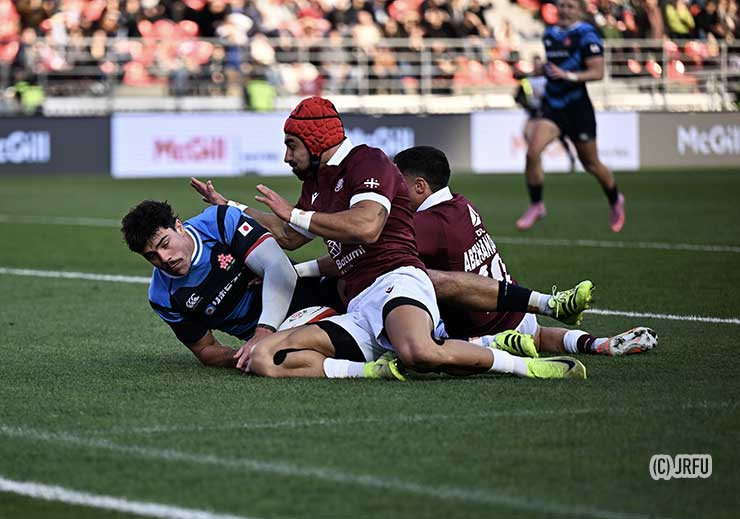 前半10分ディラン・ライリーのトライ