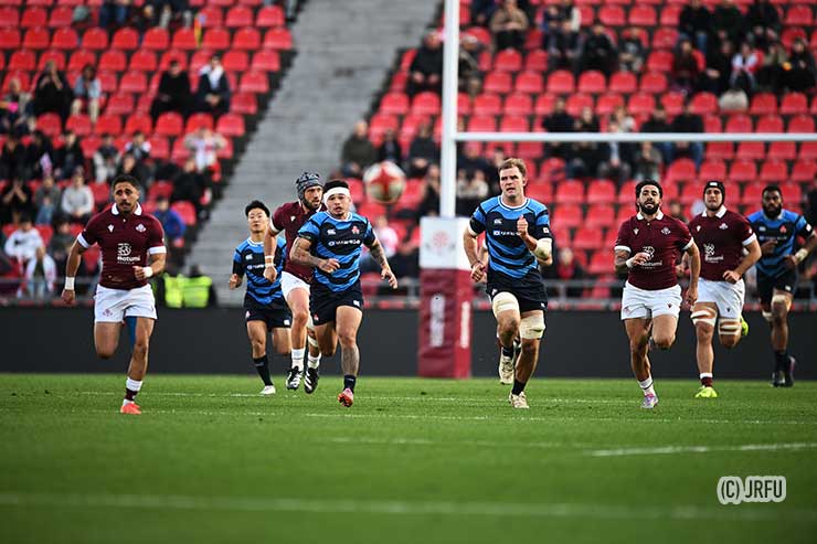 チャーリー・ローレンス（左）、タイラー・ポール（右）