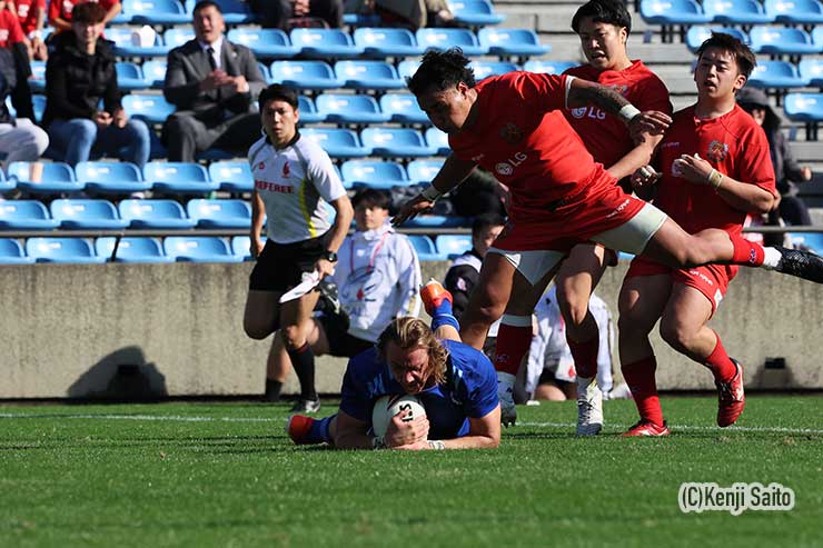 コンラッド・セブンスターのトライ