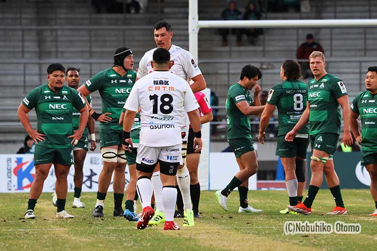 大阪に今季加入したリーグワン最長身210cmのJPデュプレアは62分にピッチへ