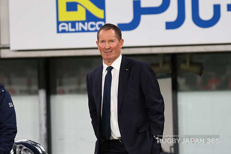 ロビー・ディーンズ氏の姿も