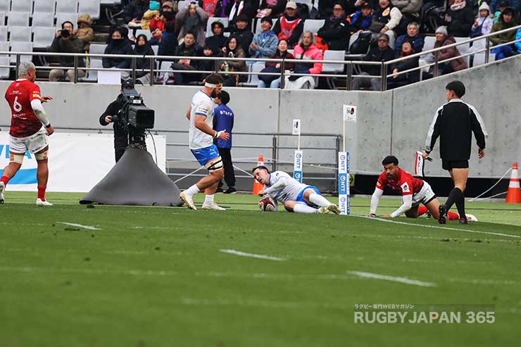 トム・バートンのトライ