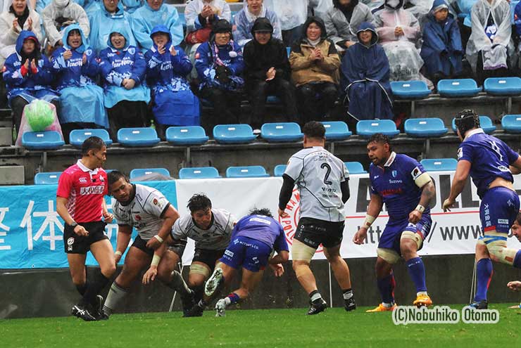 28分、静岡SH北村がトライを返す