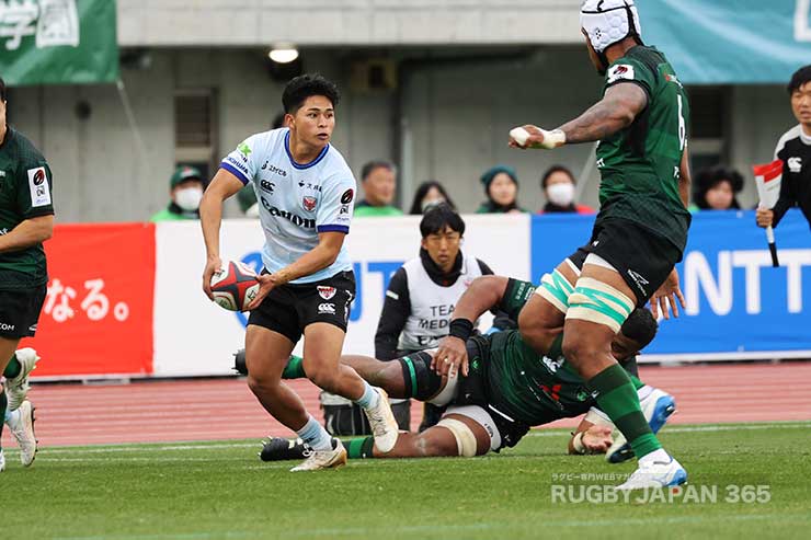 武藤から田村へパス