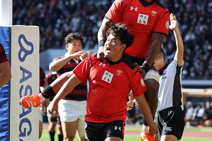 梶川がそのままトライ