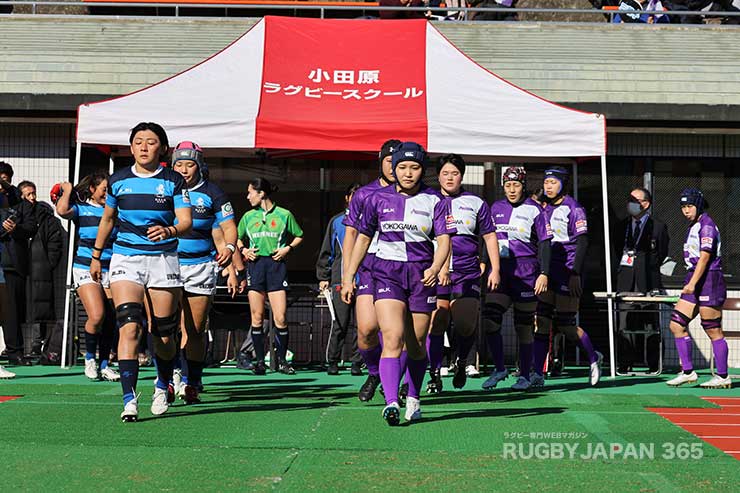 向來桜子、山本和花両キャプテンを先頭に入場