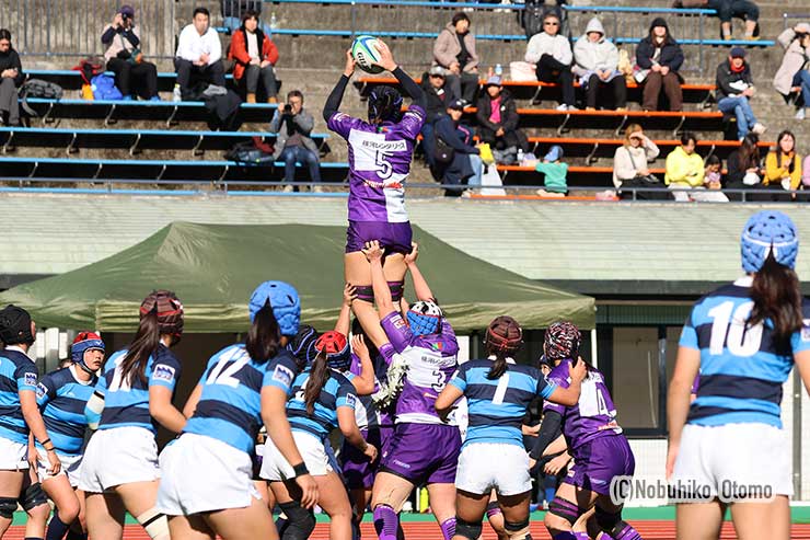 前半13分、アルテミは右ゴール前ラインアウトから