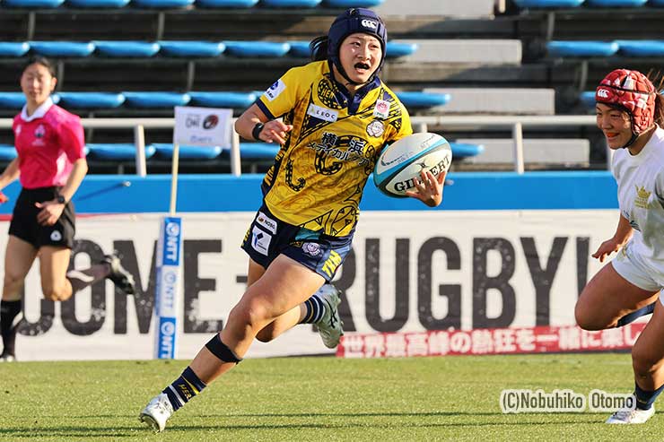 前半31分、TKMのCTB徳永結羽がトライ