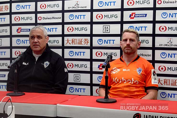 フラン・ルディケHC（左）とバーナード・フォーリーキャプテン