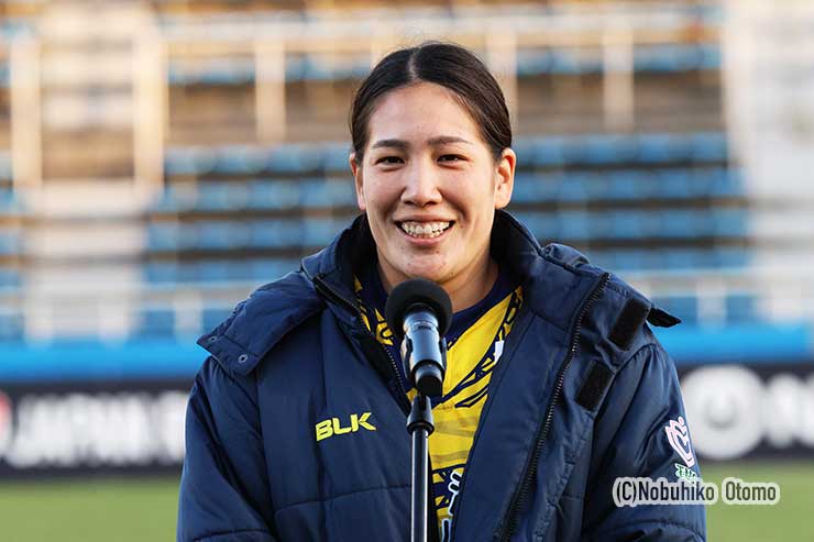 あいさつするTKM・永岡萌キャプテン