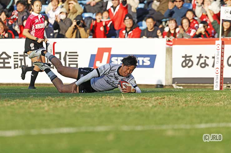リーグワン初トライを決めた石岡玲英