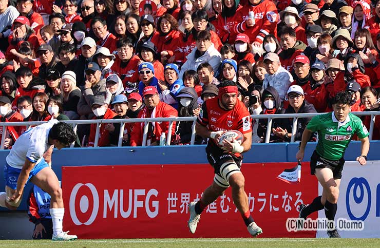 エッジを突破する横浜FLハーモン