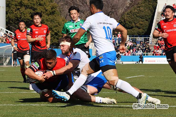 30分、横浜HO中村駿太がトライ