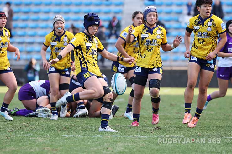 山本実がボールを蹴り出しノーサイド