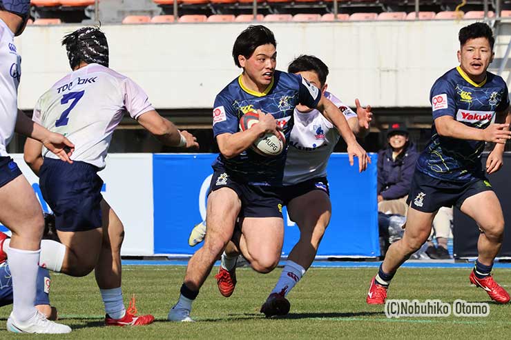 突破を図る戸田WTB谷中廉